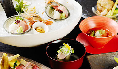 Creative Japanese kaiseki cuisine created by the skill of a craftsman