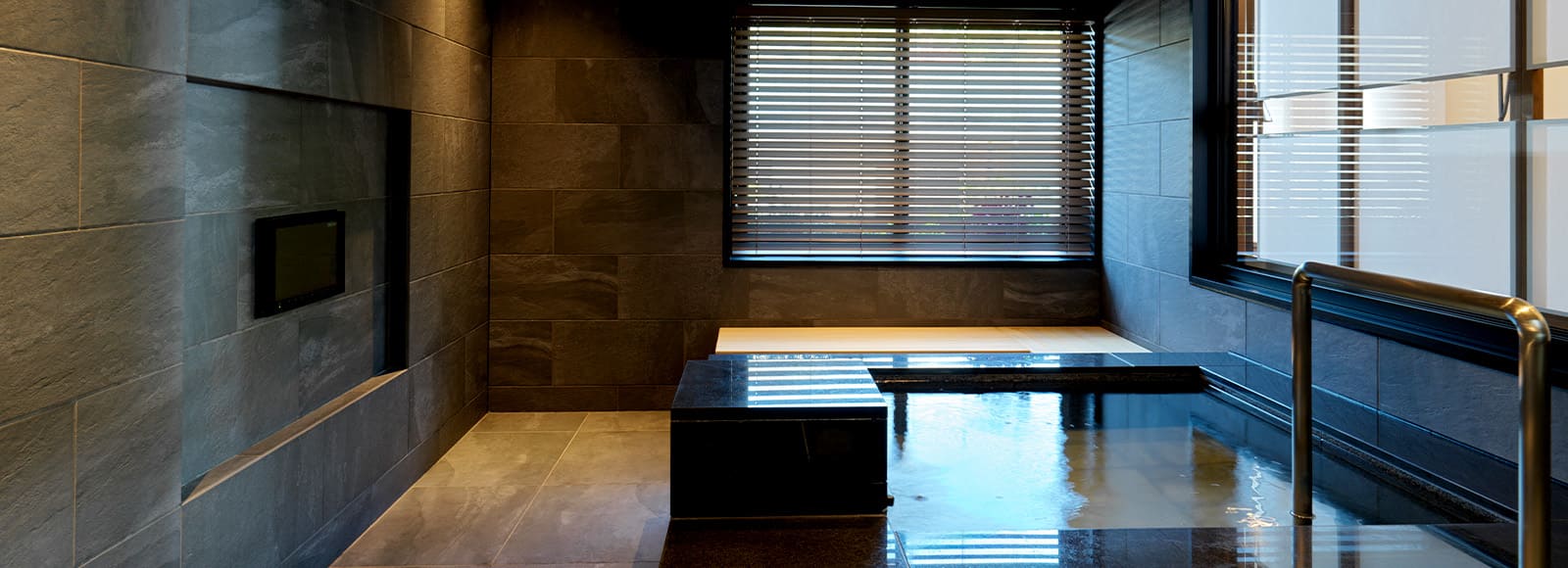 温泉風呂付和洋室